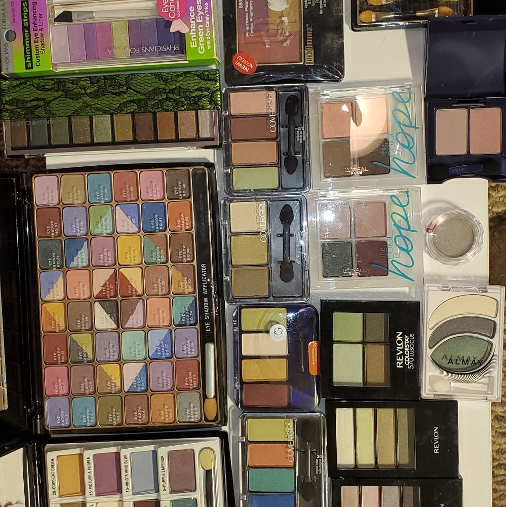 Eyeshadow pallets